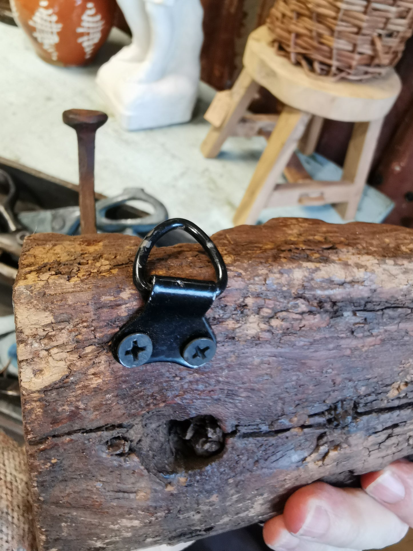 Knaggrekke med 2 knagger. L 22,5cm
