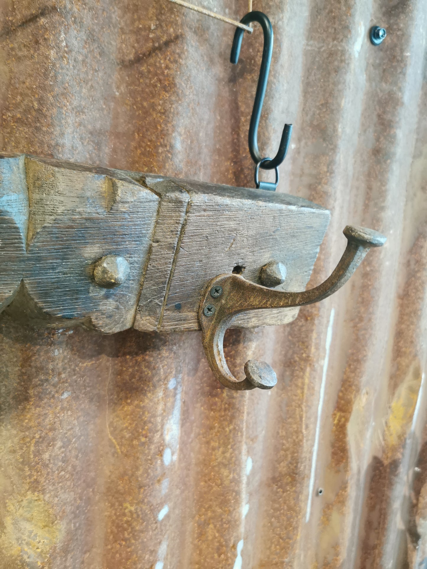 Nr5. Knaggrekke med 2 knagger. 43cm.