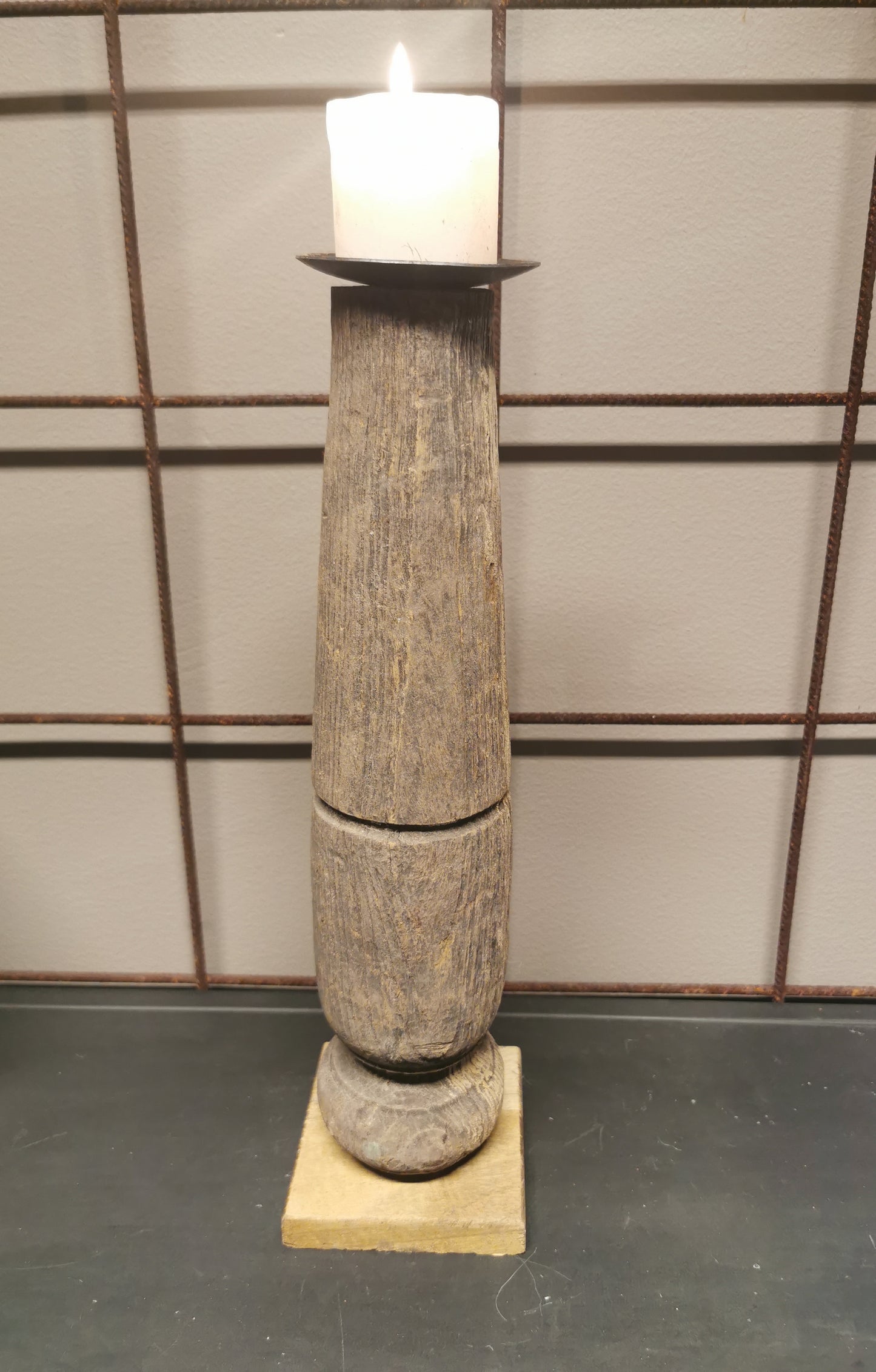 Lysestake av gjenbruk nr3. H 35cm. Indisk