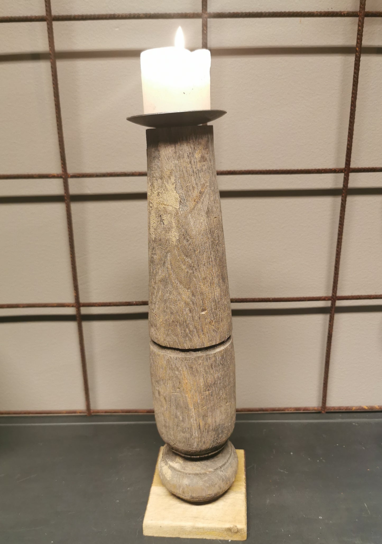 Lysestake av gjenbruk nr3. H 35cm. Indisk