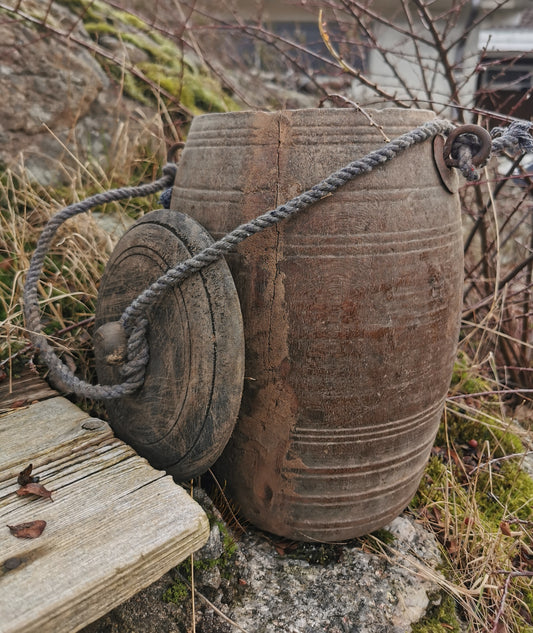 Vintage trekrukke med lokk. Indisk.